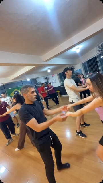 Aula no estudio da IN DANCA, Jardim Silveira